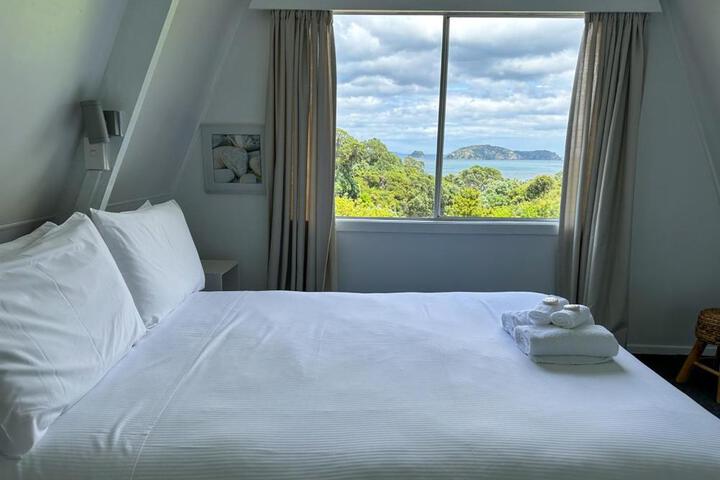 Pohutukawa Coastal Chalets