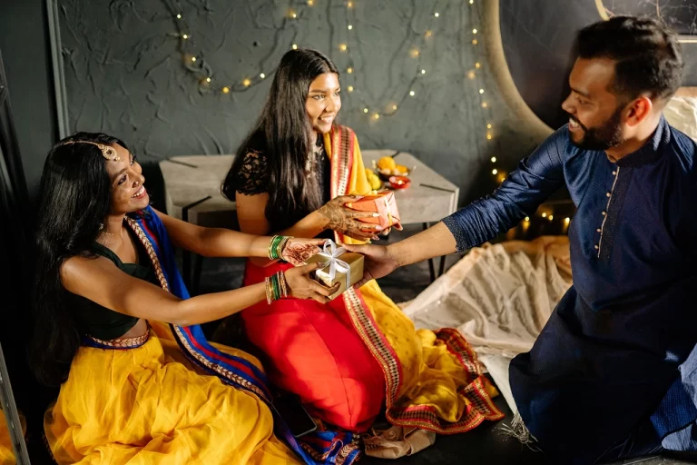 Rakshabandhan in AU